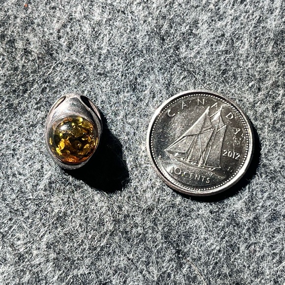 Green amber mini pendant - Picture 2 of 4